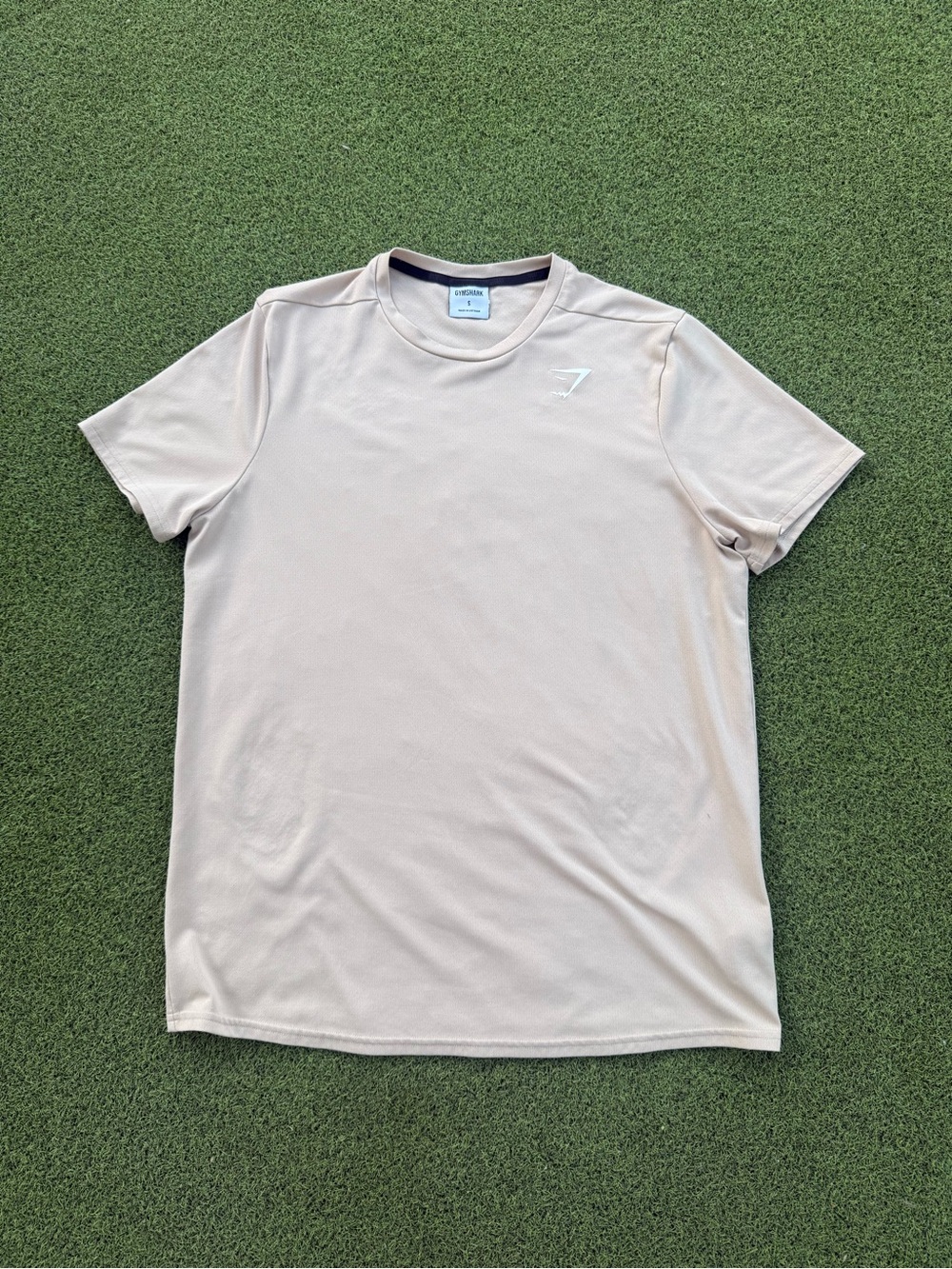 MODERN Y2K 2000s ATHLETIC SPORTY ELASTIC BREATHABLE MATERIAL GYMSHARK TAN TEE
